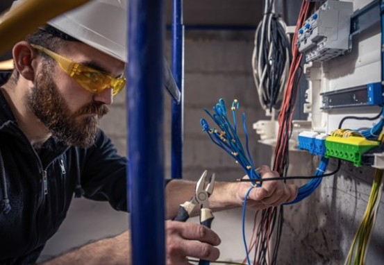 Elektrikçi Seçerken Sormanız Gereken 10 Teknik Soru ve Güven Kriterleri